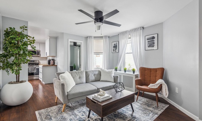 South Side House | Minutes to NYC nPrivate house in quite Neiborhood, walking distance to Starbucks