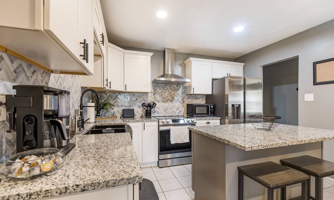 Beaufort House | Minutes to Parris Island w/Pool and 2 Master Bdr