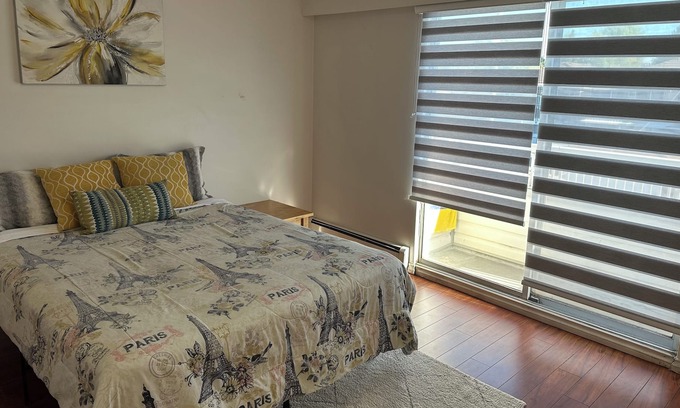 Renfrew-Collingwood House | Minutes to Renfrew! Large family friendly spacious Renfrew house