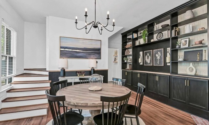 Columbia Apartment | Minutes to USC | Melrose Heights 3BR | Sleeps 6
