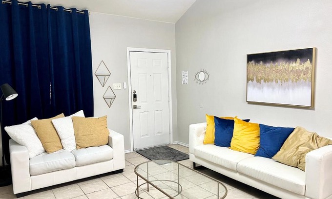 South Arlington House | Mirabella -5mins to AT&T Stadium