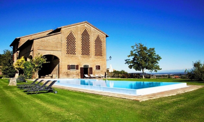 Salsomaggiore Terme Villa | Mirabella - Tabiano Castello Country Villa, Italy- exclusive use, pool, WiFi, AC