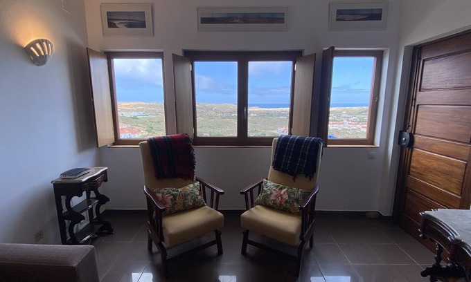 Carrapateira Apartment | Miradouro House in Carrapateira!