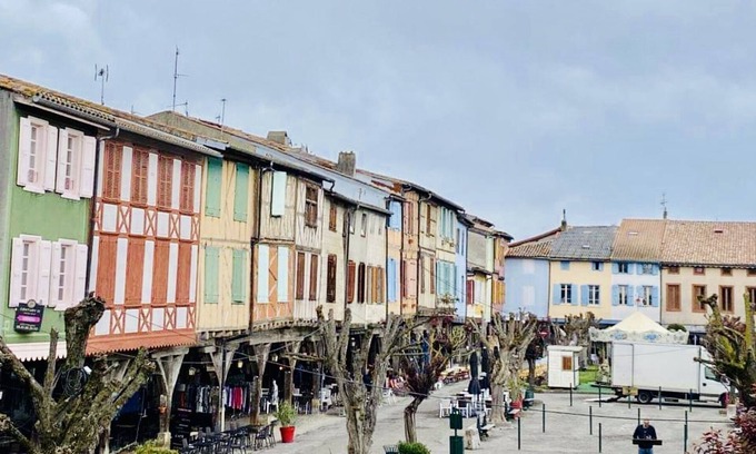 Mirepoix Apartment | Mirepoix place, central apartment for 2 people