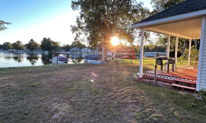 Lake City Cottage | Missaukee Sunset Cottage in Lake City, on Lake Missaukee
