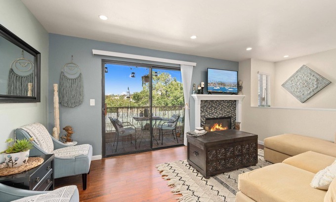 Middletown House | Mission Hills Dream | BBQ, Patios, AC, Parking