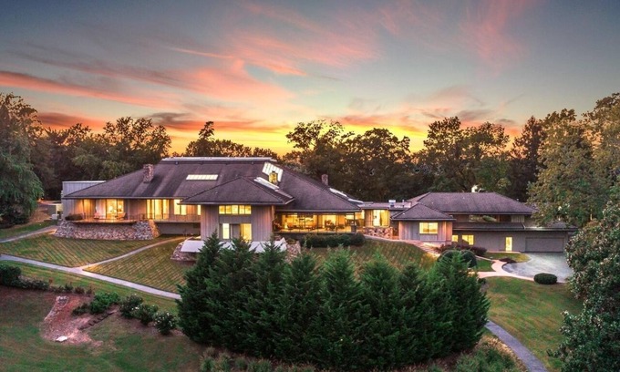 Missionary Ridge Apartment | Missionary Ridge Retreat- game room, putting green, tennis, & more!