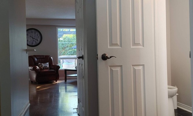Mississauga House | Mississauga Det 3 BR for Relocation/Longer Vacay