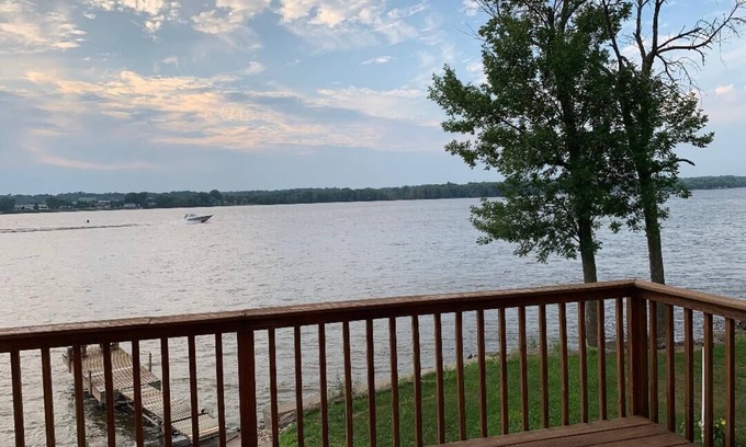 East Moline Apartment | Mississippi River House