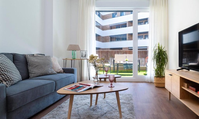 La Florida Apartment | Misterhost La Florida Piscina y Terraza