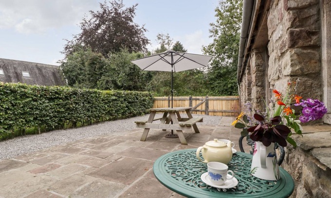 Kemeys Commander Cottage | Mistletoe Cottage
