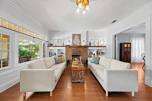 Fort Worth House | Mistletoe Heights Bungalow