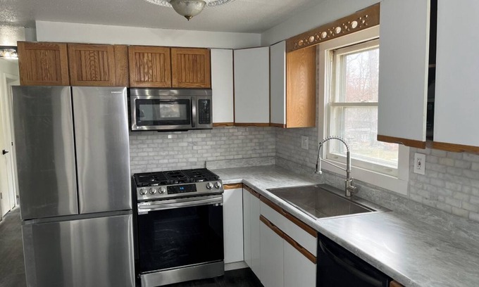 Niles House | Mistletoe landing