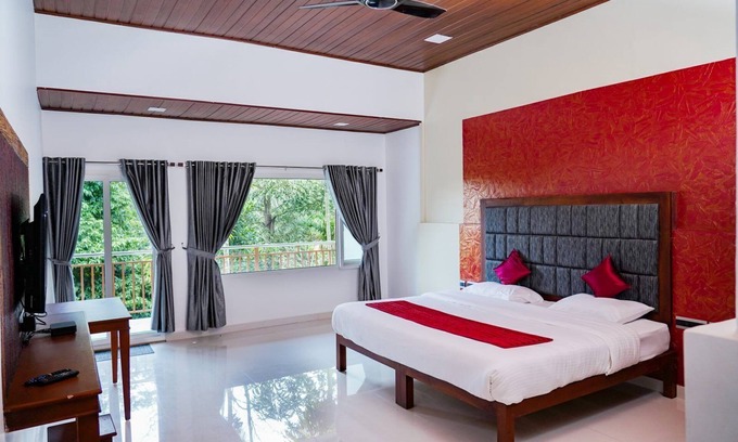 Devikolam Bed & Breakfast | Misty Bush Munnar - Deluxe Double Roomn