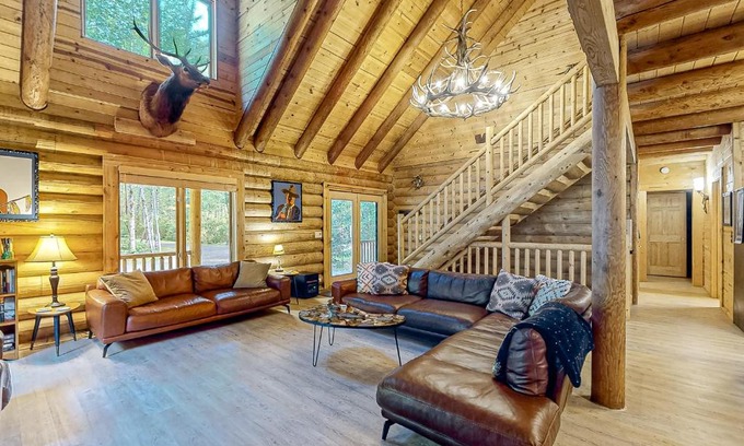 Tillamook House | Misty Mountain Lodge