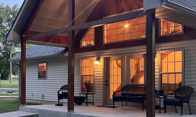 Davisville House | Misty Valley Hideaway on the scenic Courtois River