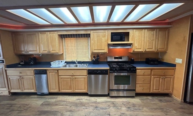 Allons Boat Rental | Mitchell Creek Marina Houseboat 3
