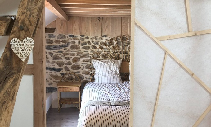 La Barthe-de-Neste Bed & Breakfast | Mixed dormitory at the hostel for groups or families of up to 8 people.