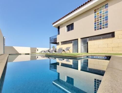 Las Cuevas Villa | Miya del Sol Heated pool