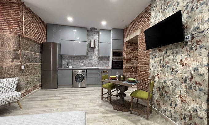 Barrio de La Latina Apartment | Miyas Madrid #3