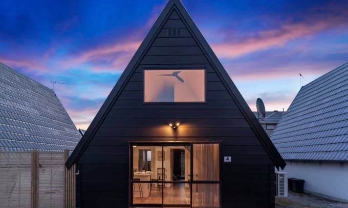 Arrowtown Ski Chalet | MJ's Cottage Arrowtown