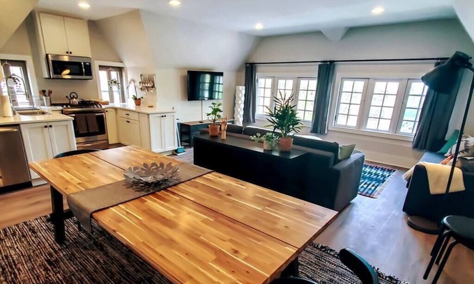 Lower East Side Apartment | MKE Mansion - West Wing Private Home