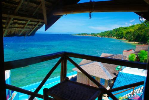 Malabuyoc House | MLK Bamboo Beachhouse