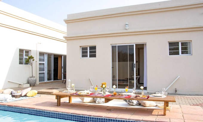 Gaborone Bed & Breakfast | Mmaset Houses 3-bedrooms with free breakfast and parking