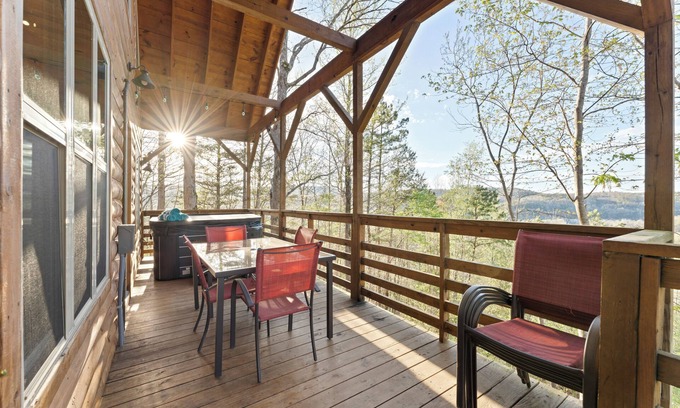 Jasper Cabin | Mnt. View Cabin Near River w/Hot Tub + Fire Pit