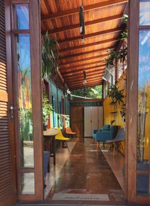 Rio Vermelho Sul House | Moçamba LODGE Contêiner