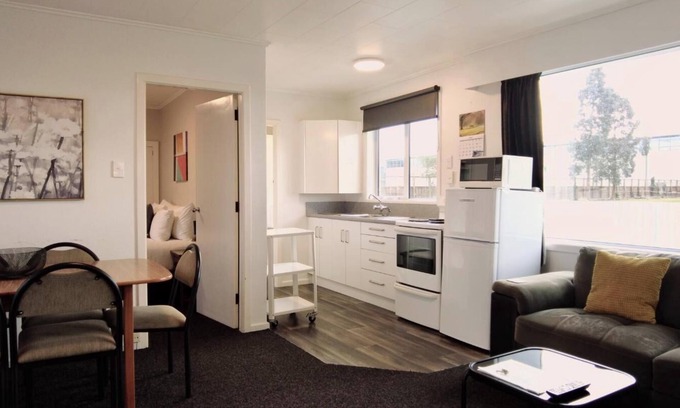 Invercargill Hotel | Moana Court Motel