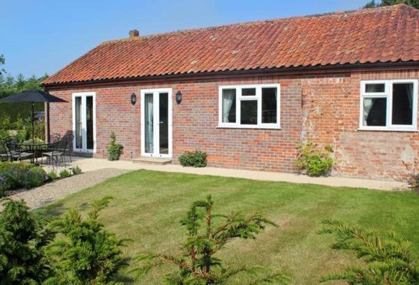 Wood Dalling House | Moat Farm Cottage