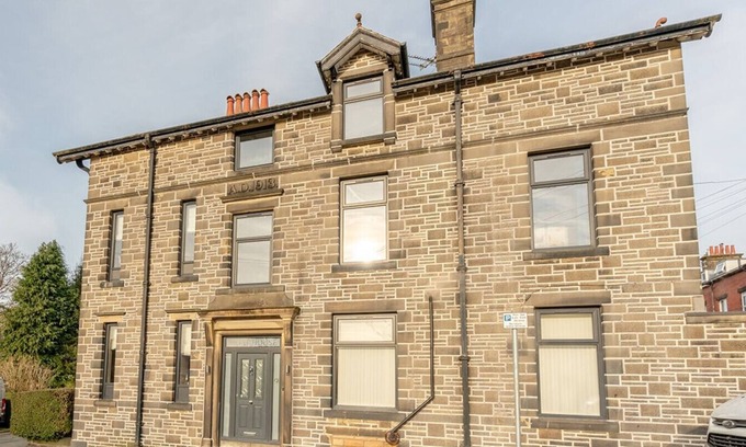 Rawtenstall Apartment | Moat House Penthouse Suite - 2 Bed 2 Bath