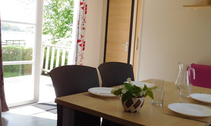 Saint-Denis-du-Maine Cottage | Mobil home Famille terrasse