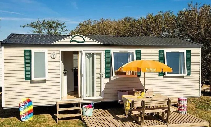 Saint Laurent de la Pree House | Mobile home Einfache Terrasse