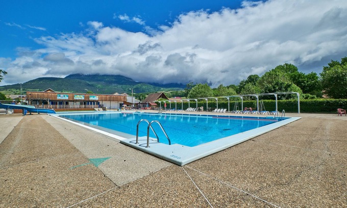 Mens RV Rental | Mobile Home "4 Personnes 201" with Shared Pool & Private Terrace