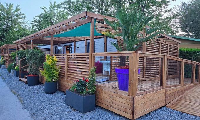Aubenas House | Mobile home camping La Chareyrasse