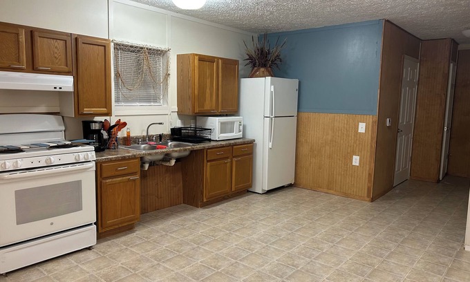 Mineola House | mobile home in Mineola area. Perfect for the FISHERMEN of our local lakes.