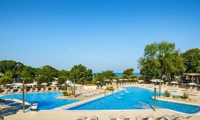 Mareda House | Mobile home in Novigrad with terrace