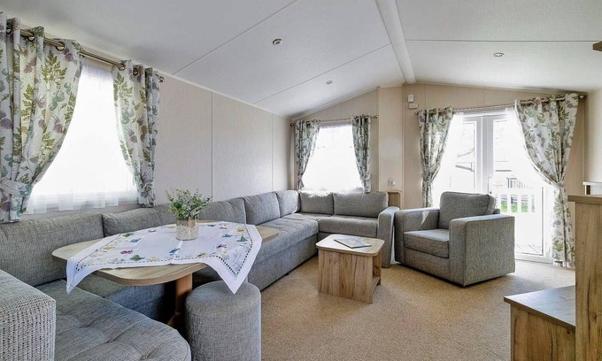 Cowes House | Mobile Home Isle of Wight near Thorness Bay