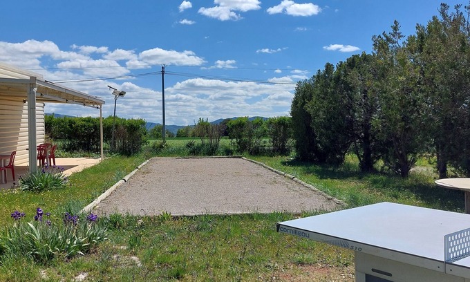 Sainte-Croix-du-Verdon House | Mobilhome in a 3-star campsite, with swimming pool and children's play area.