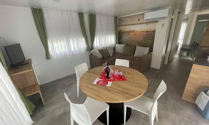 Ossiach House | Mobilhome with 2 bedrooms and a terrace with private whirlpool