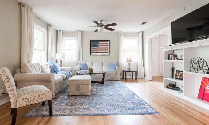 West Congress House | Mockingbird Classic by South Congress Ave.