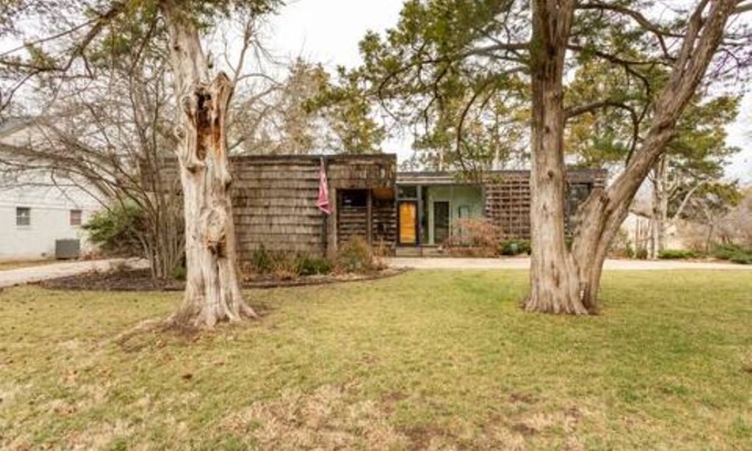 Norman House | Mockingbird House-walk to The Mont and OU