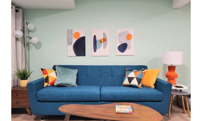 Edgewood Apartment | Mod LodgenFamily Friendly nDIY BreakfastnEV charging