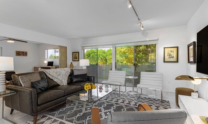 Canyon Corridor Condo | Mod Spot! Midcentury Gem! Pool! Spa! Mtn View! South PS!