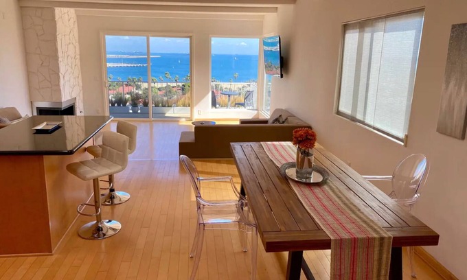 Fort MacArthur House | Mod2bd2ba ShowstoprViews. BBQ. Garage.nnHSR23-002993