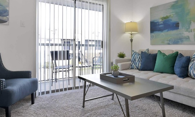 Webster Apartment | Model Unit|Luxury Near Nasa & I-45|Balcony|Communal Pool|Laundry Onsite|Fitness CenterlFree Wifi