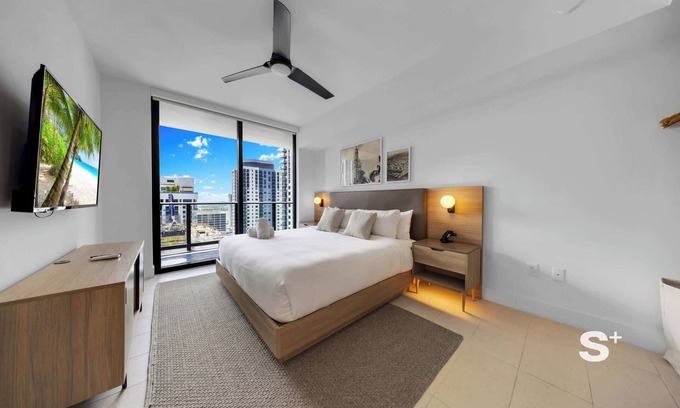 Downtown Miami Apartment | Modern 1-BD Condo in Downtown Miami | City Views, Gym, Spa & Wellness