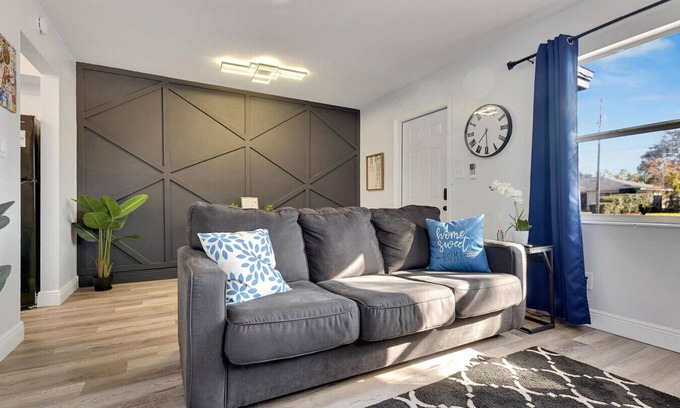 Sun Bay South Apartment | Modern 1 Bed/1 Bath Condo in South Tampa Near Gandy Blvd